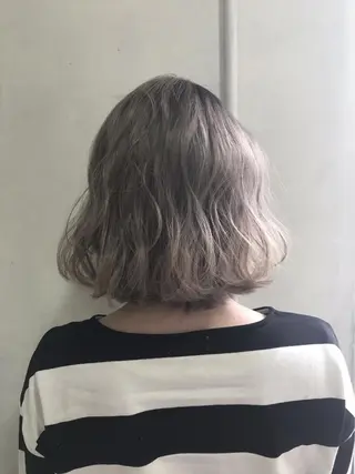 ショート カラー ヘアアレンジ ミニボブ/ブリーチ 🌈MISATOのヘアスタイル