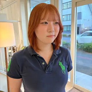 ミディアム カラー 周東 芽依のヘアスタイル