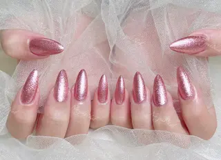 ネイル 🦋 Queenieのネイルデザイン