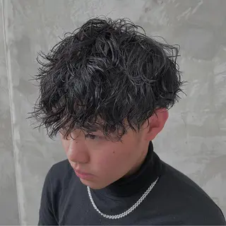 ショート パーマ メンズ 波巻きスパイラルパー マ/シャドウパーマ駿のヘアスタイル