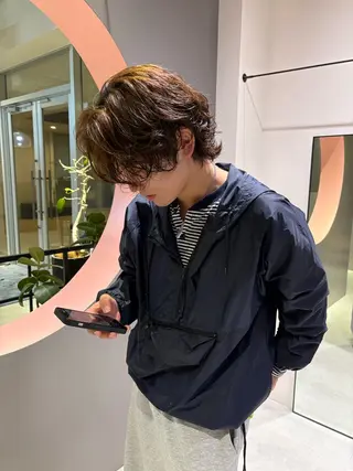 パーマ ヨシノ マナウのヘアスタイル