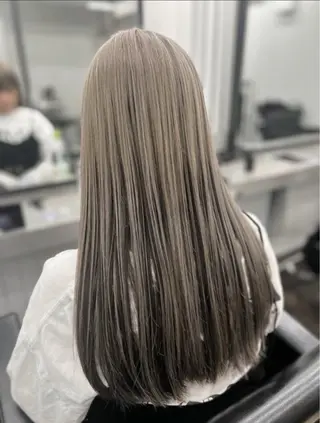ロング 新宿💜ブリーチ 🩷HIKARUのヘアスタイル