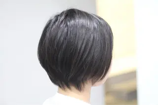 ショート カラー パーマ 矢島 真樹のヘアスタイル