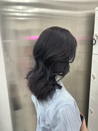 ロング カラー 抜け感レイヤー︴ ニュアンスカラーのヘアスタイル