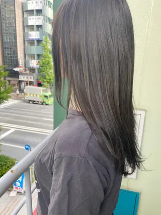 ロング カラー moanin モーニンのヘアスタイル