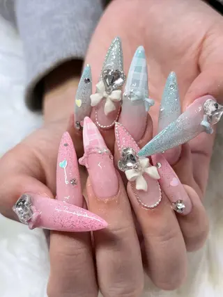 ネイル さゆり￤推しキャラ ￤ロングネイル🩷のネイルデザイン