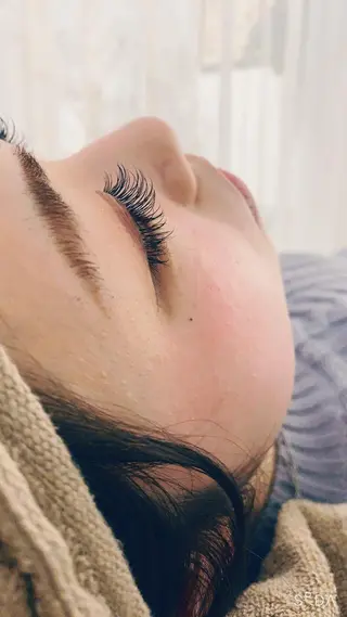 マツエク・マツパ 中村 眞歩のヘアスタイル