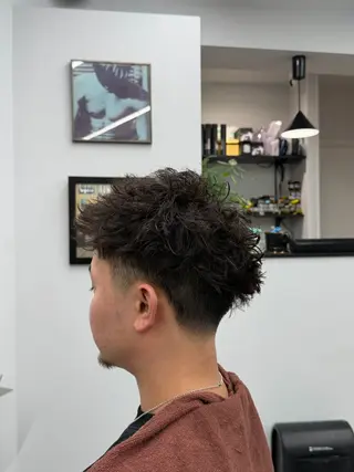 ショート パーマ メンズ ナカ レオナのヘアスタイル