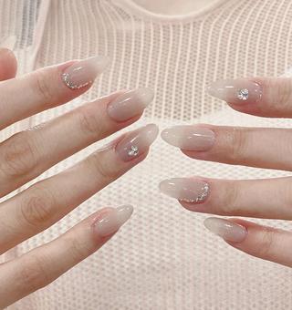 ネイル エリ🫧 nail池袋東口のネイルデザイン