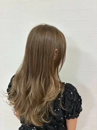 セミロング カラー イワカワ カズキのヘアスタイル