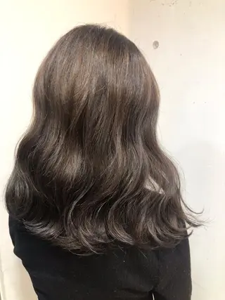 セミロング 脱白髪染め美容師 竹内涼乃のヘアスタイル