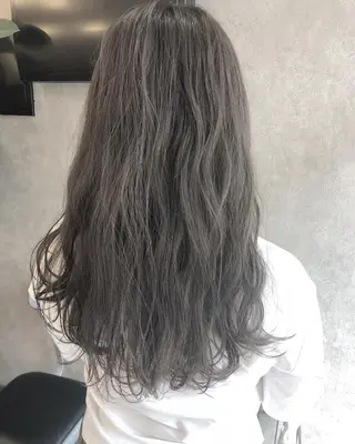 ロング カラー 顔周りレイヤーカット ブリーチminamiのヘアスタイル