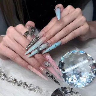 ネイル 𝑅𝑖𝑛 🫧 アクリルスカルプのネイルデザイン