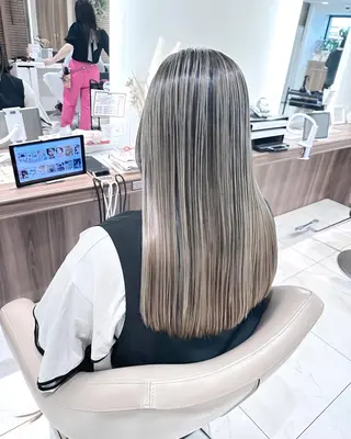 ロング カラー ASH大宮/ブリーチ 髪質改善/カラーのヘアスタイル