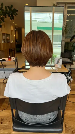 ショート 抜きっぱなしブロンド /ハイトーン/カナタのヘアスタイル