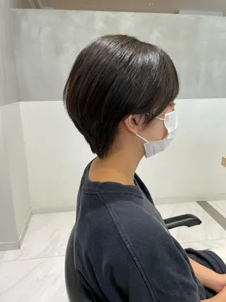ショート オリーブ カラー✨有坂映哉のヘアスタイル