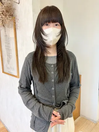 ロング カラー 吉原 由菜のヘアスタイル