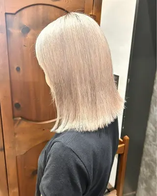 ミディアム ショート/ウルフ ハイトーン/カイセイのヘアスタイル