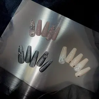 ネイル RIO🖤海外/ y2k/ゴテゴテのネイルデザイン