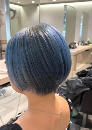 ショート カラー 巖本 真希のヘアスタイル