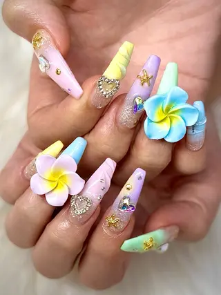 ネイル パッチリオメメ ayumiのネイルデザイン