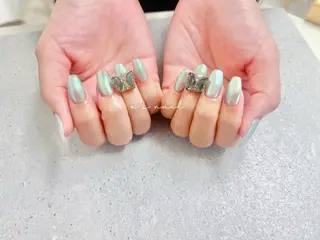 ネイル e’s nail Lumièreのネイルデザイン