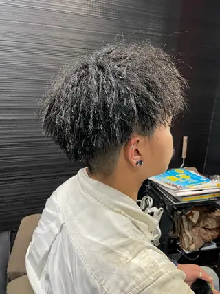 ショート パーマ メンズ 山本 雅由のヘアスタイル