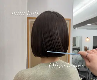 ショート カラー 【ヤマザキアヤメ】 艶カラー/縮毛矯正のヘアスタイル