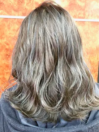 ミディアム 青木 優歩のヘアスタイル