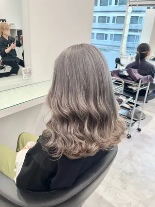 ロング カラー ヘアアレンジ ウルフカット×ハイ トーン職人🤍ゆうひのヘアスタイル