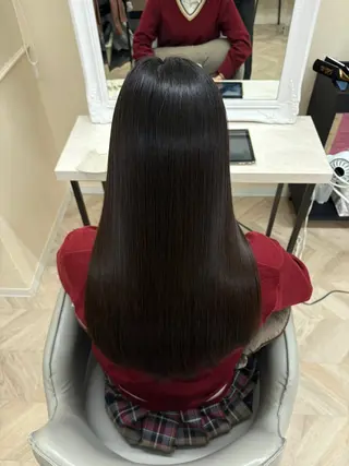 ロング 広がり抑える縮毛矯正 /髪質改善/issaのヘアスタイル