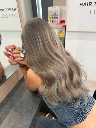 ロング RIEブリーチ& エクステ特化型のヘアスタイル