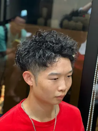 ミディアム パーマ 猪井 明のヘアスタイル