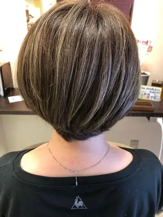 カラー SHAPE 早坂兼斗のヘアスタイル
