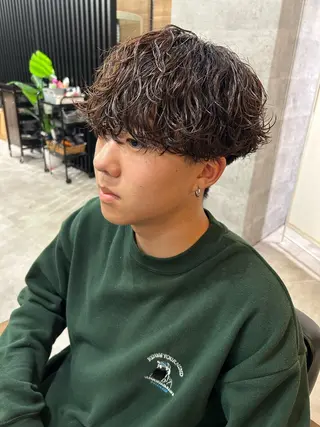 ショート カラー パーマ メンズ 勝毛 広貴のヘアスタイル