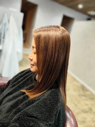 ロング Overture MIWAKOのヘアスタイル