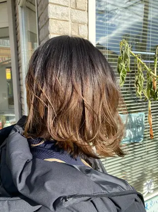 ミディアム カラー 永沼 真依のヘアスタイル