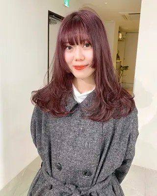 カラー mizuki/ピンク ベージュ.レイヤーのヘアスタイル