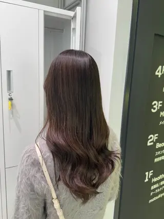 ロング ブリーチカラー/ブロ ンドレイヤーカットのヘアスタイル