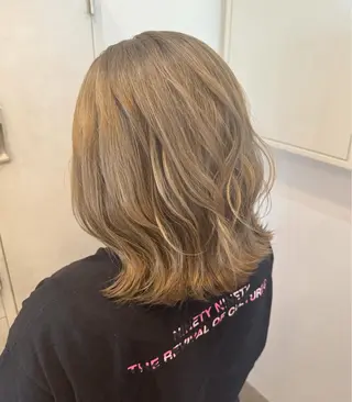 ミディアム 艶カラー 🩵NATSUKIのヘアスタイル