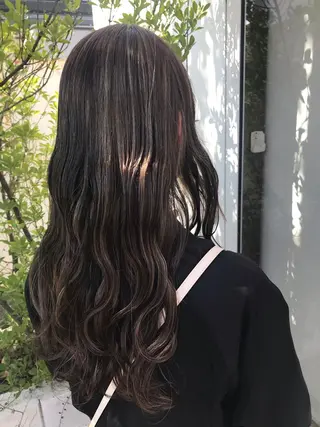 ロング 下條 真のヘアスタイル