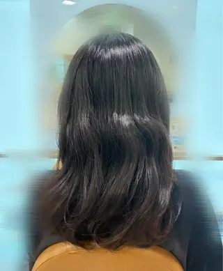 ミディアム NOA 曽田のヘアスタイル