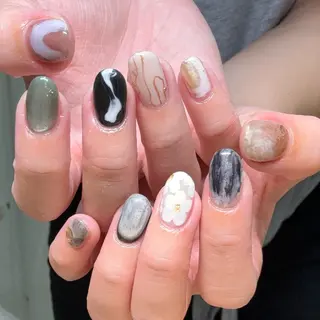 ネイル 吉岡 晴香のネイルデザイン