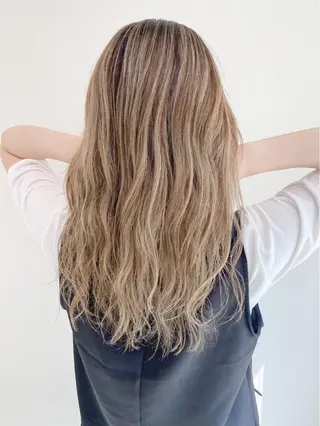 ロング カラー 勝河 怜楊のヘアスタイル