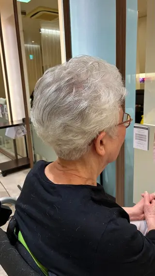 ショート ⭐️いおり⭐️ ✨透明感カラー✨のヘアスタイル
