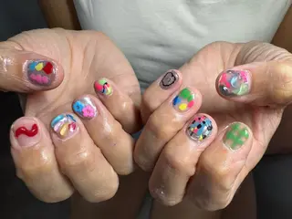 ネイル LAVISH 大和店 emi・:*+のネイルデザイン