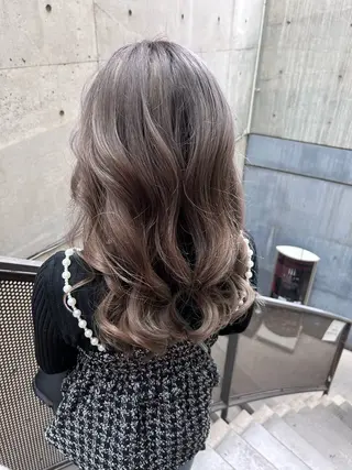セミロング カラー Aoba 🫧艶ハイトーン🫧のヘアスタイル