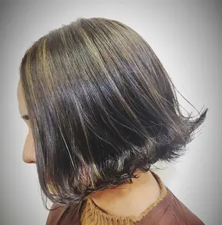 ショート カラー ブリーチ👩🦳/ ✂︎MANAMIのヘアスタイル