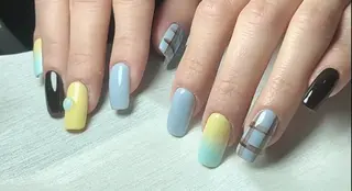 ミディアム AMI Nailsalonのネイルデザイン
