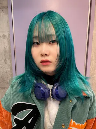 セミロング ハイトーン/ブリーチ /ウルフ⛓️MAKIのヘアスタイル